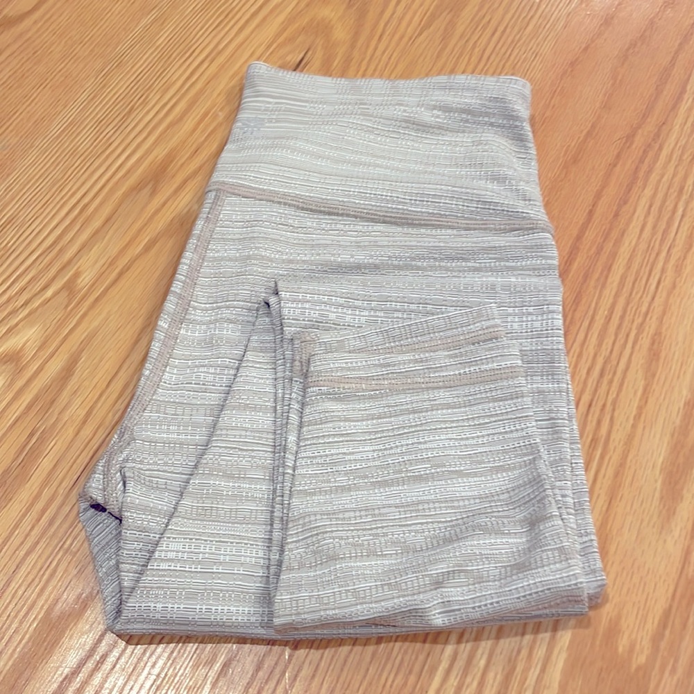 Athleta leggings, sand and white, sz S